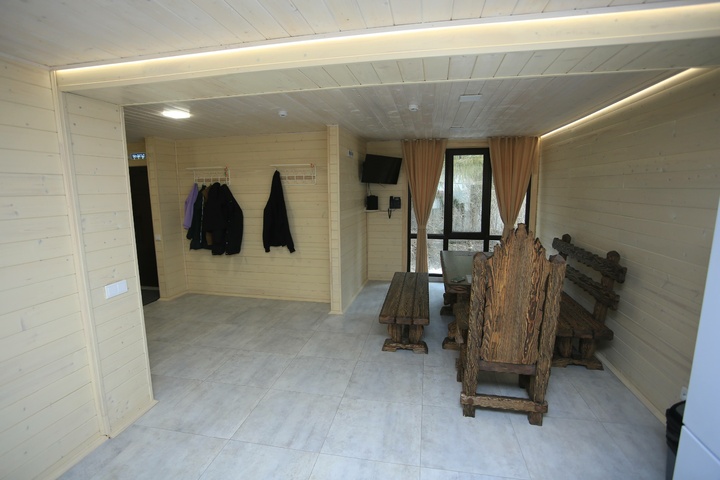 Dist Photo 1
