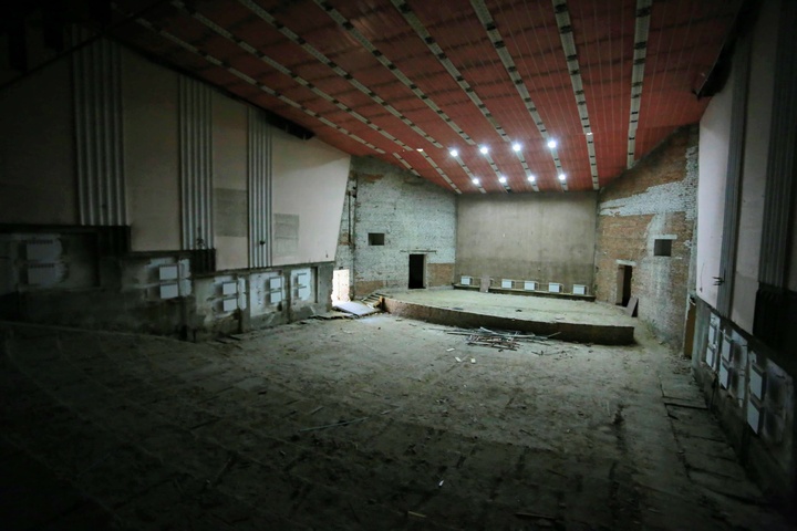 Dist Photo 1