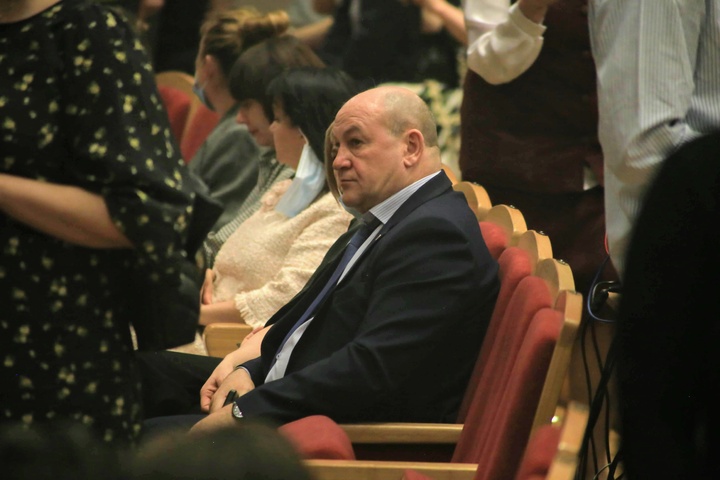 Dist Photo 1