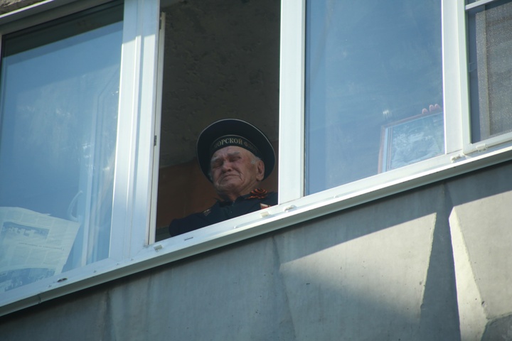 Dist Photo 1