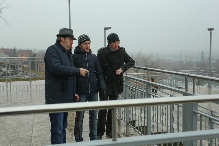 Dist Photo 1