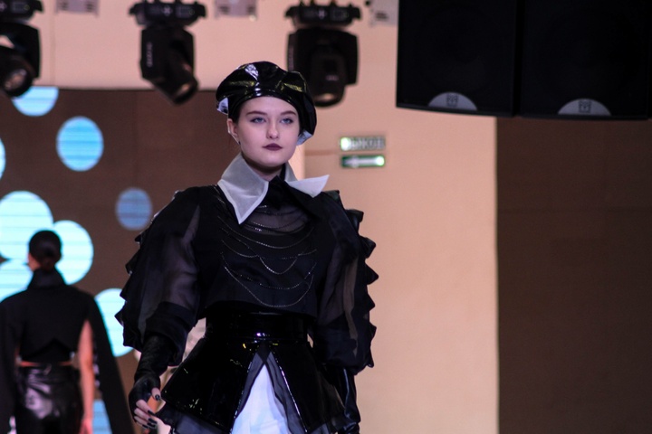 Dist Photo 1
