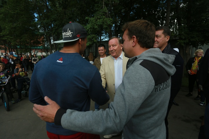 Dist Photo 1